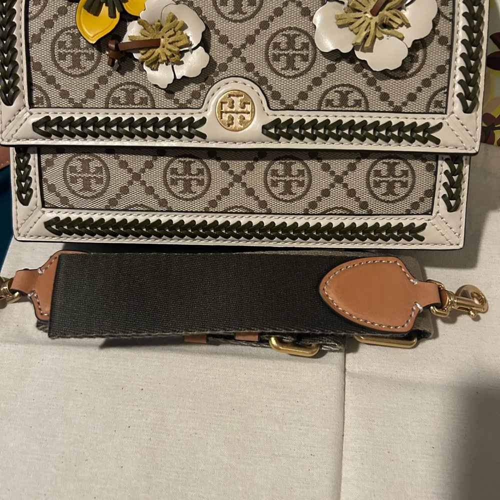 Tory Burch T monogram braided floral mini bag - Picture 5 of 8